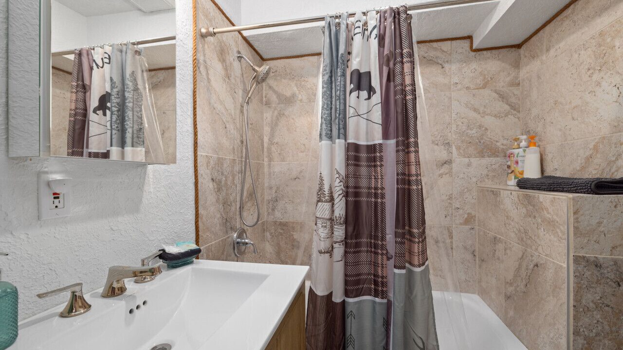 Photo of Bathroom in Central - Terry