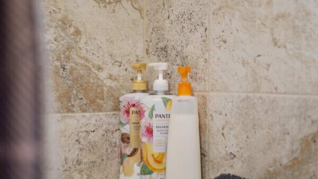 Photo of Bathroom in Central - Terry