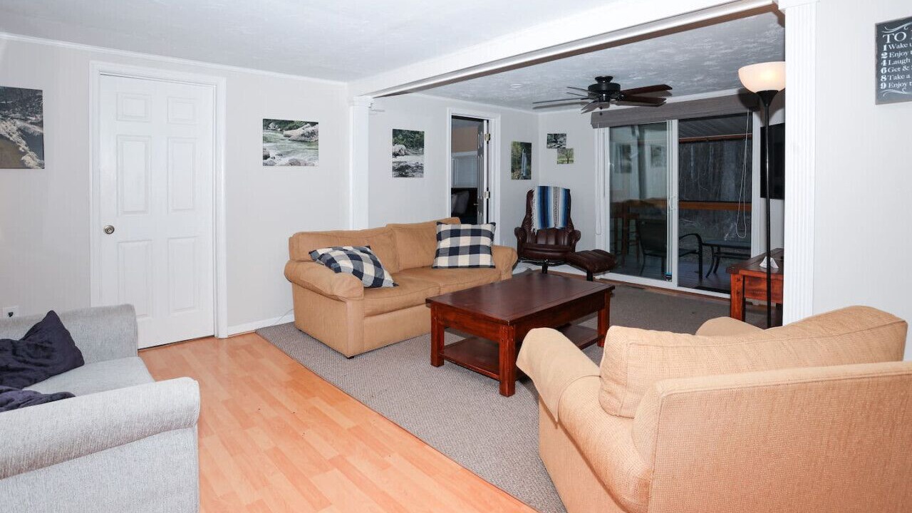 Photo of Livingroom in Spottswood