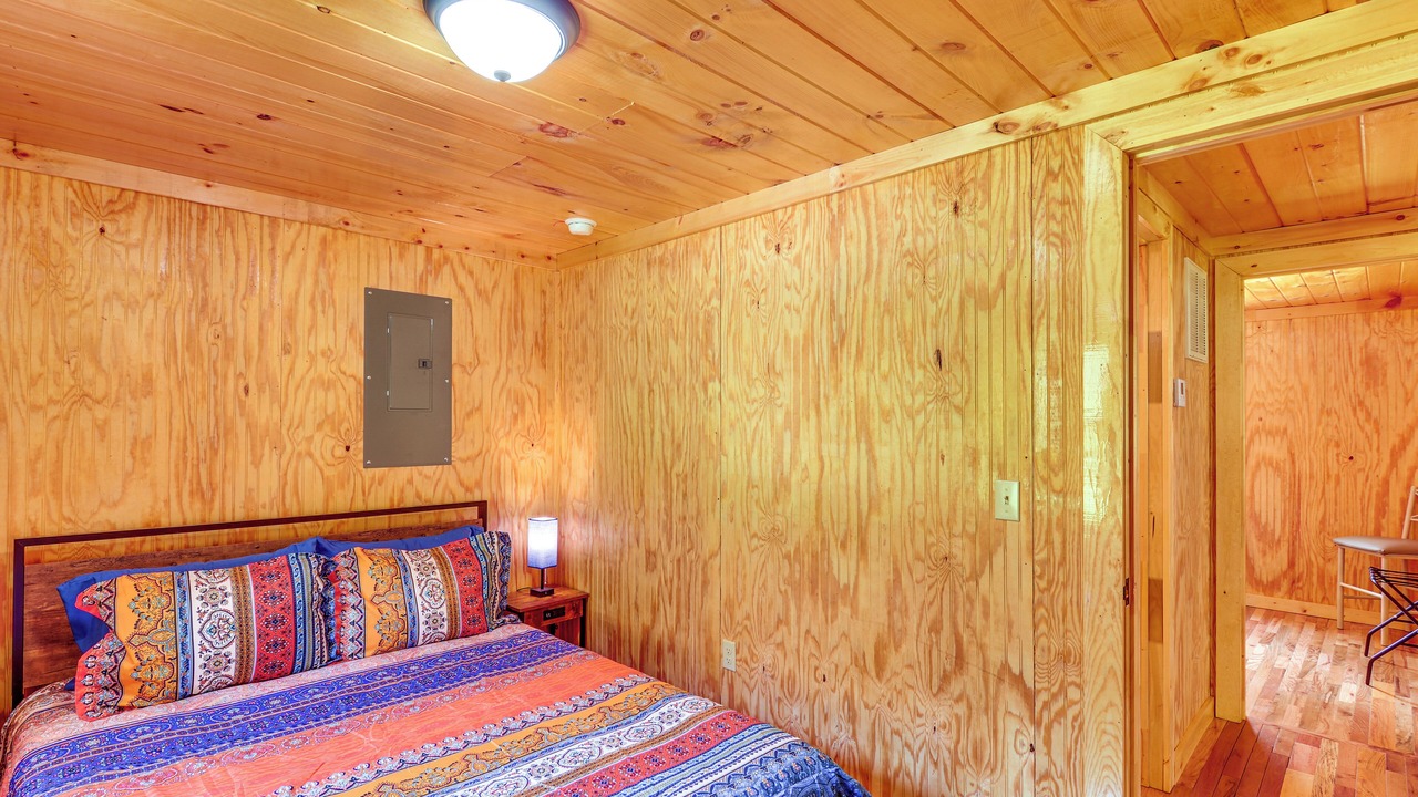 Photo of Bedroom in Beattyville