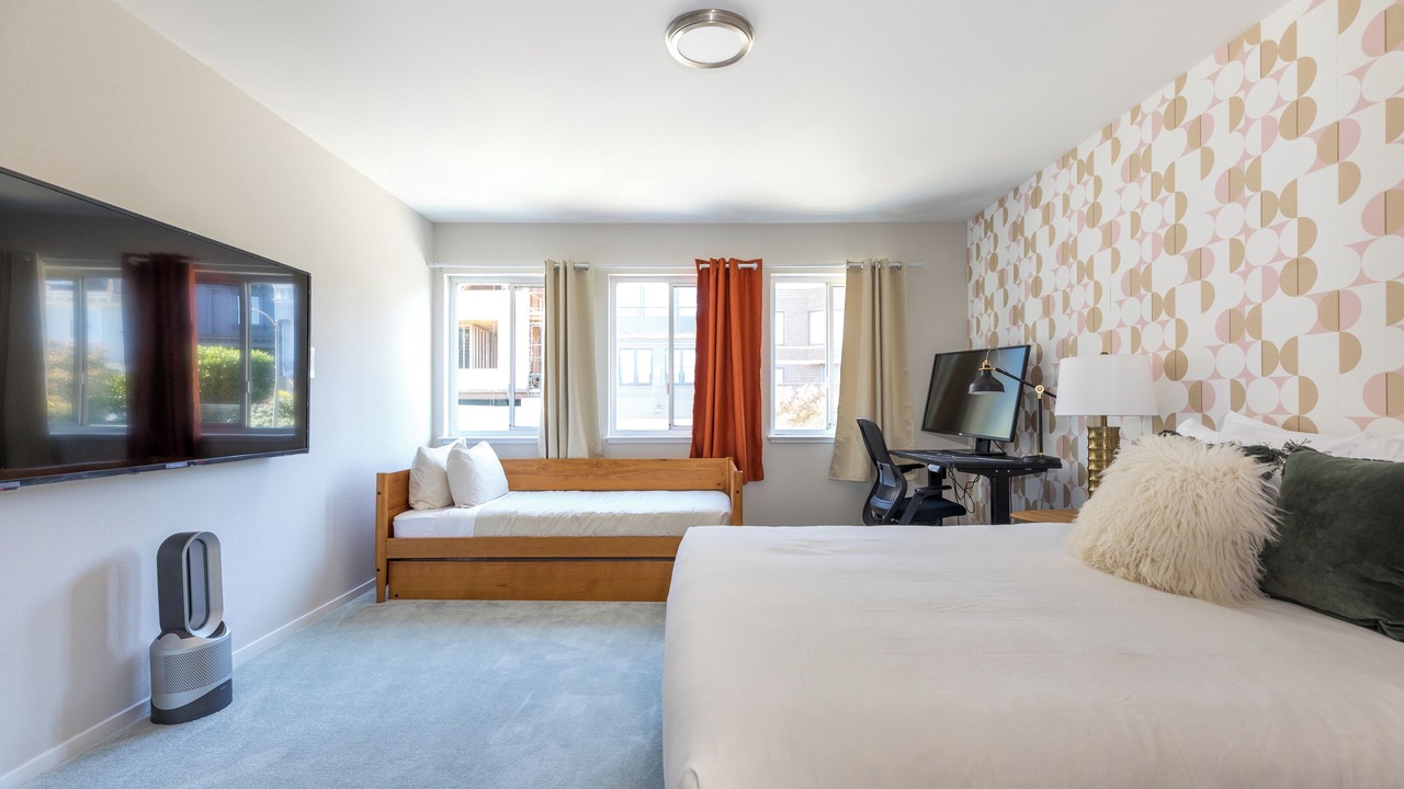 Photo of Bedroom in Dolores Heights
