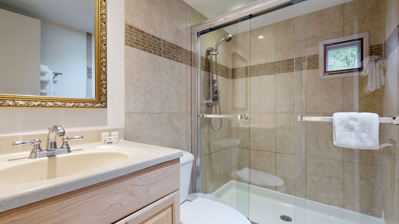 Photo of Bathroom in Warren
