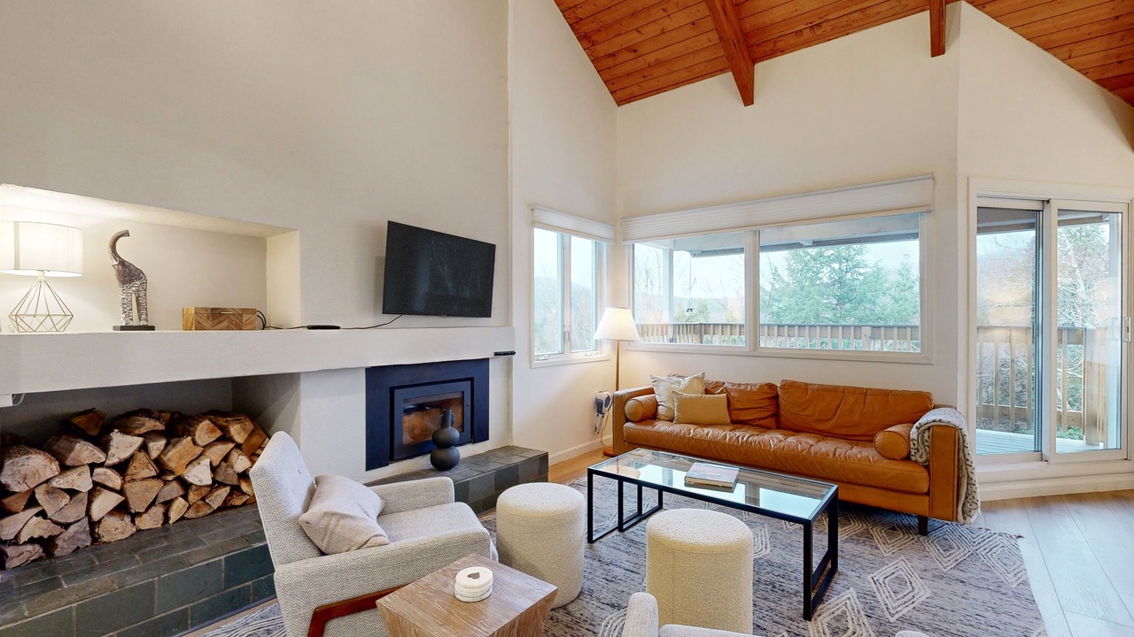 Photo of Livingroom in Warren