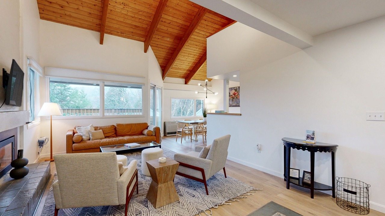 Photo of Livingroom in Warren