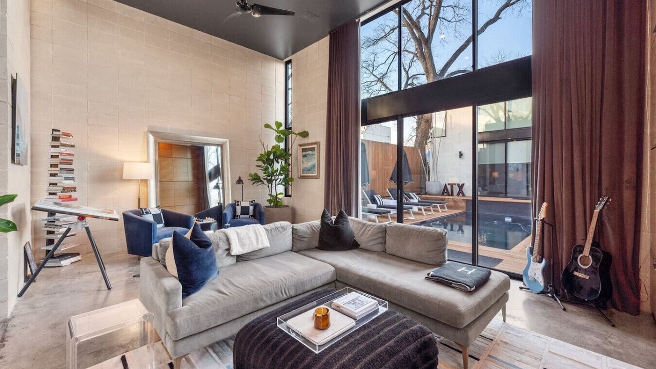 Photo of Livingroom in Holly