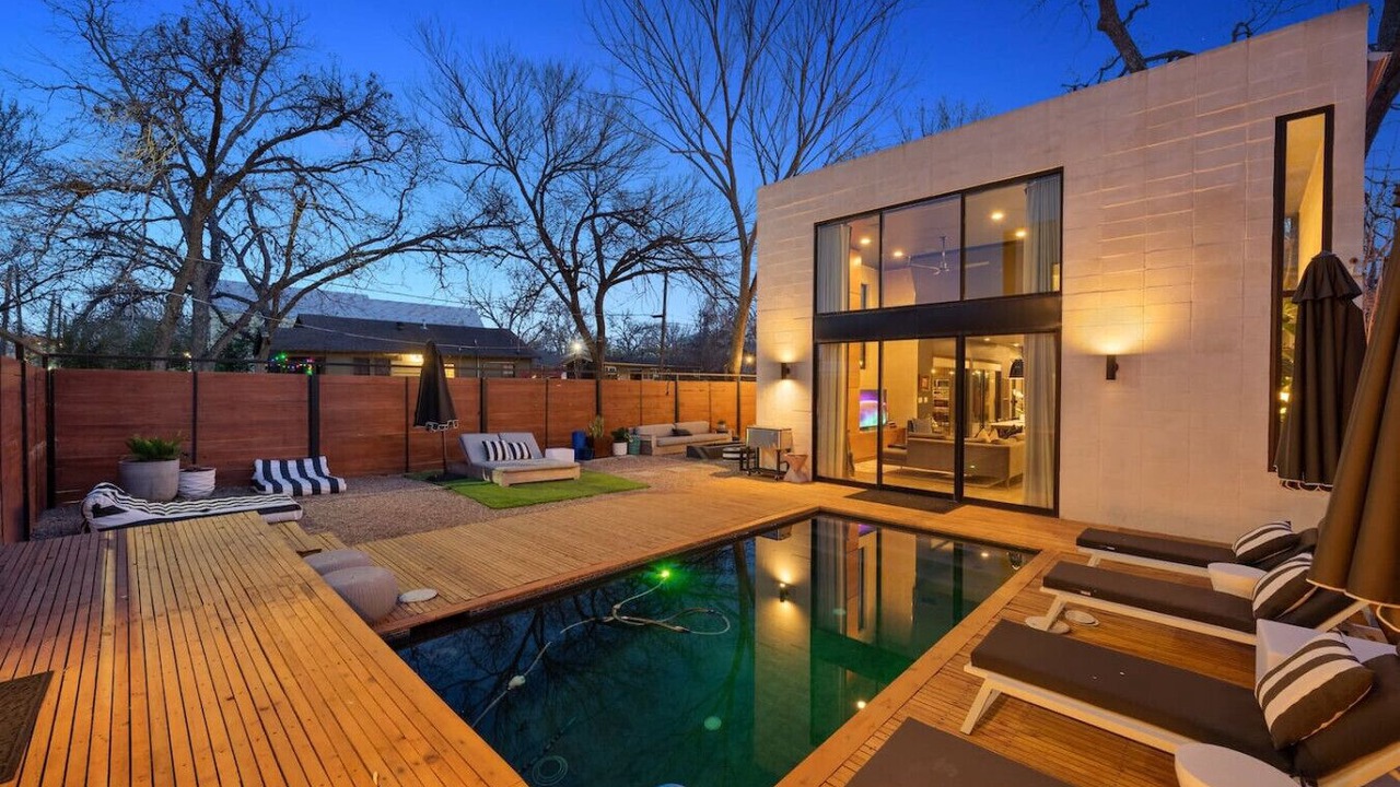 Photo of Outdoor in Holly
