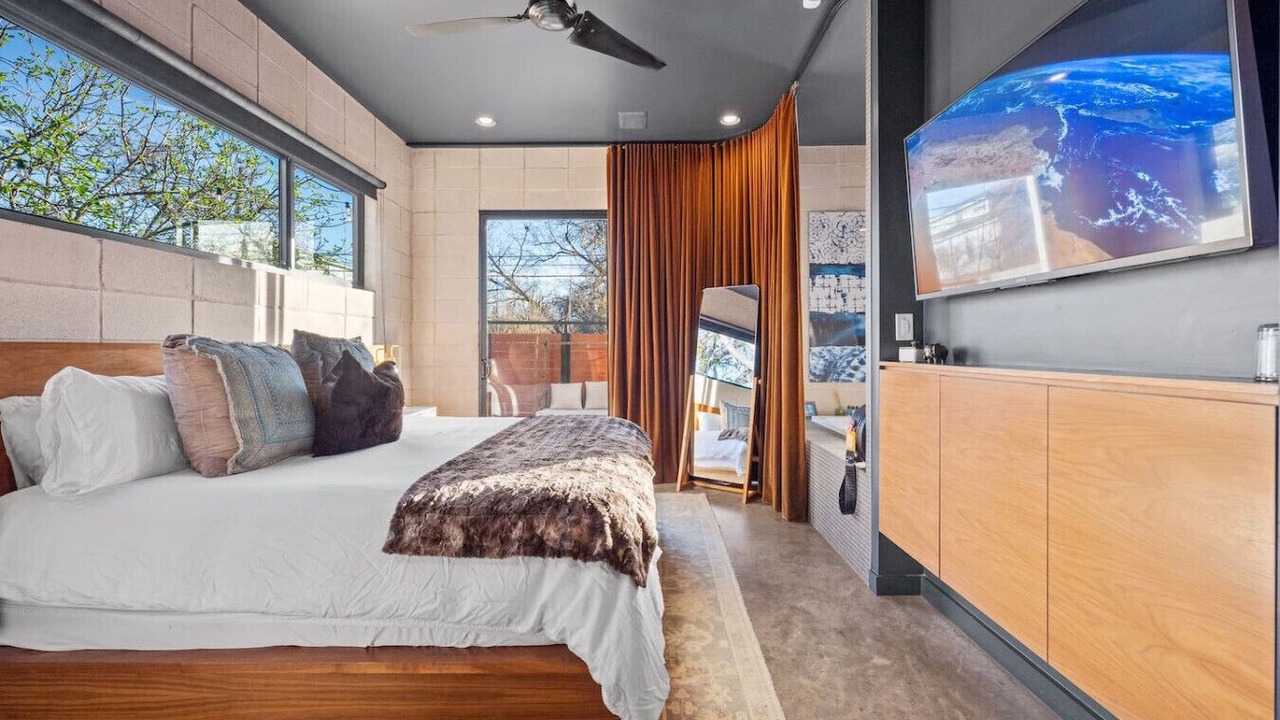 Photo of Bedroom in Holly