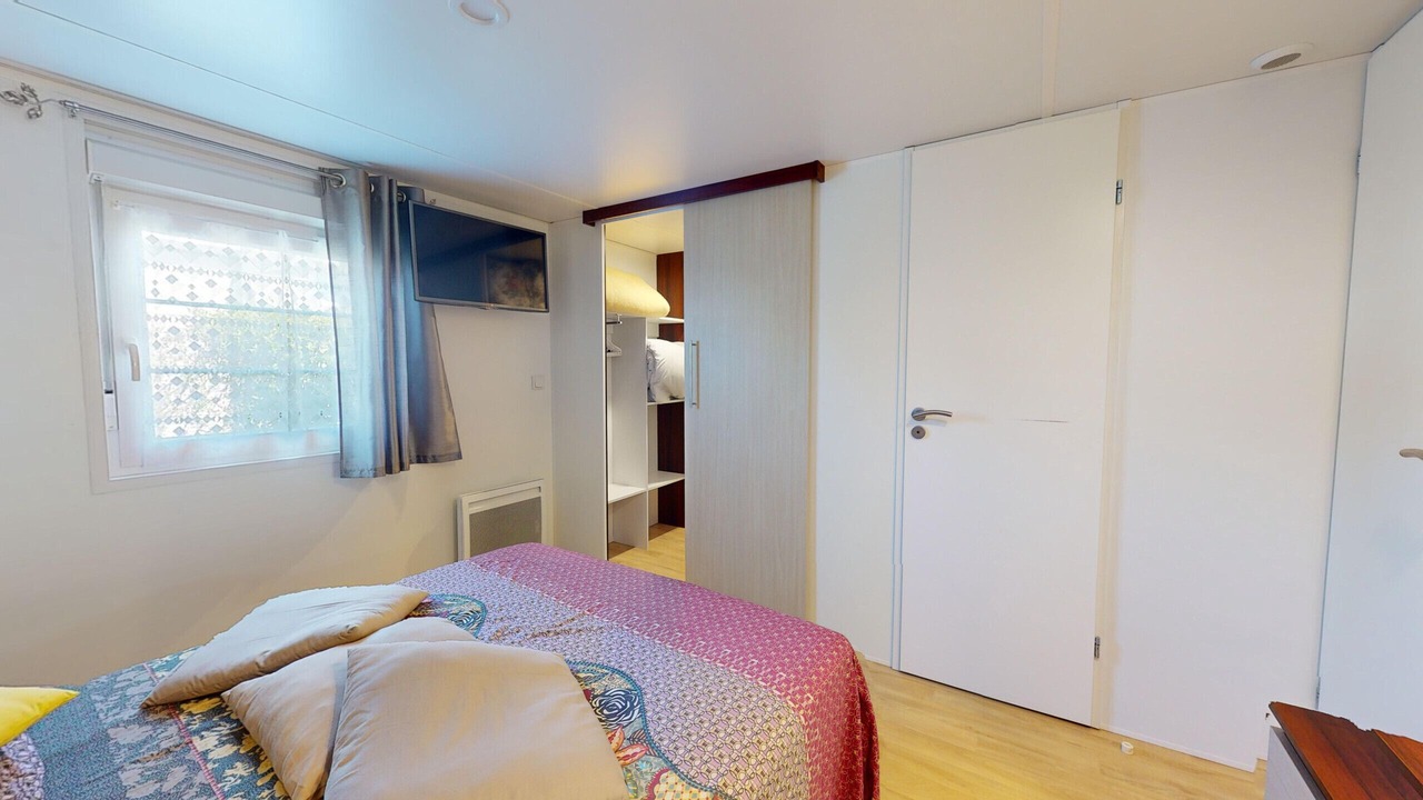 Photo of Bedroom in Brem Sur Mer
