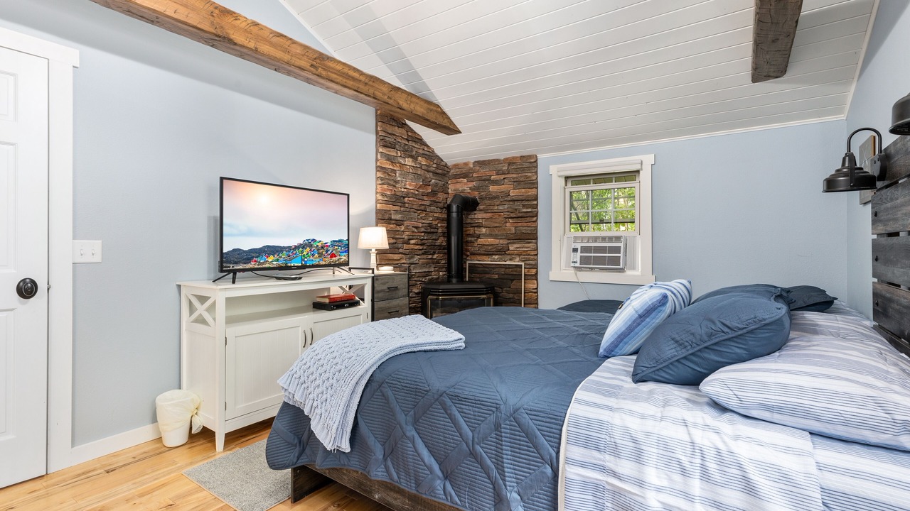 Photo of Bedroom in Pequot Lakes