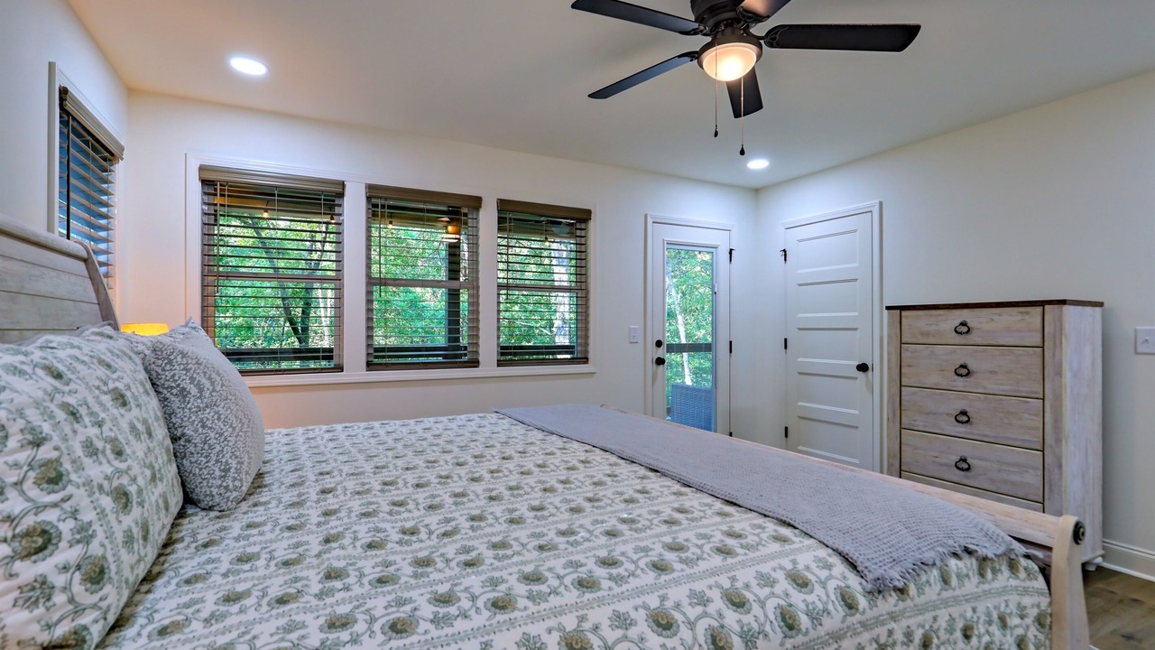 Photo of Bedroom in Dahlonega
