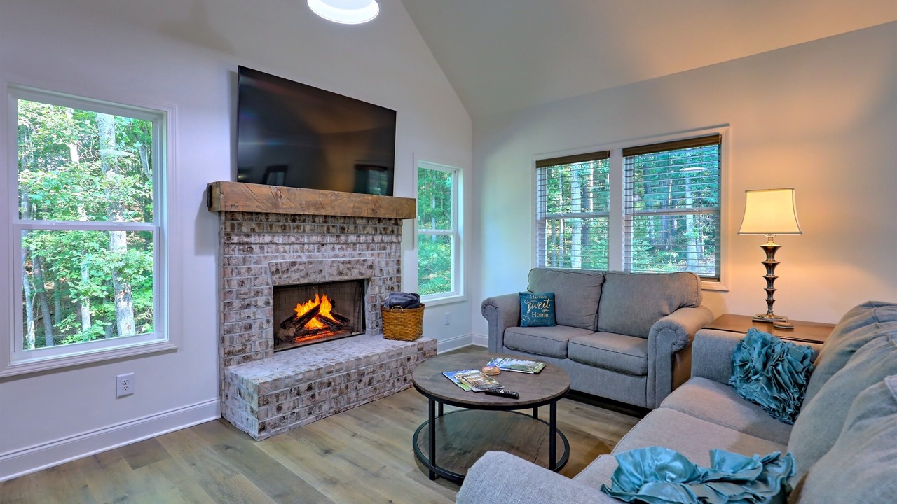 Photo of Livingroom in Dahlonega