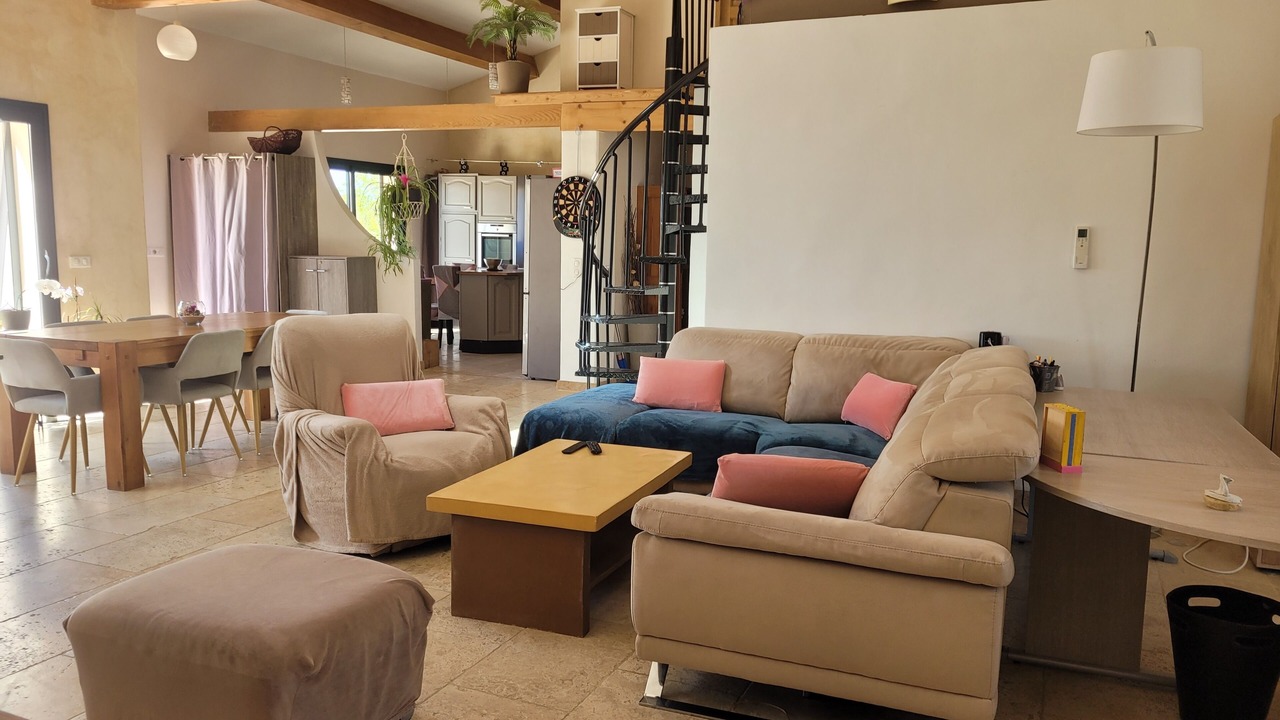 Photo of Livingroom in Saint-Hilaire-d'Ozilhan