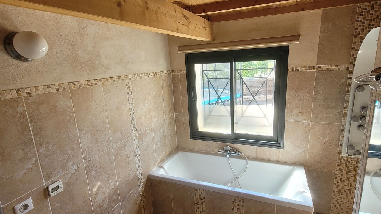 Photo of Bathroom in Saint-Hilaire-d'Ozilhan