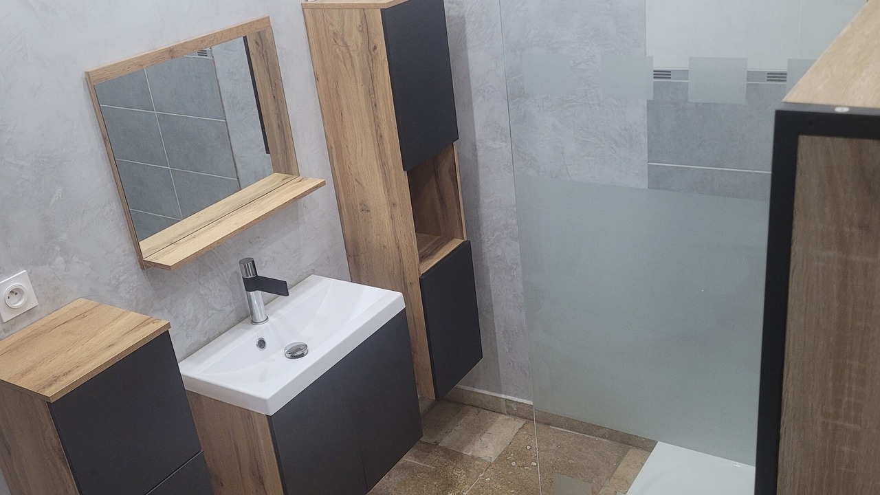 Photo of Bathroom in Saint-Hilaire-d'Ozilhan