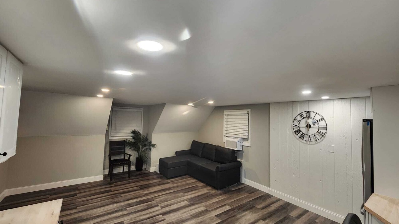 Photo of Livingroom in West Babylon