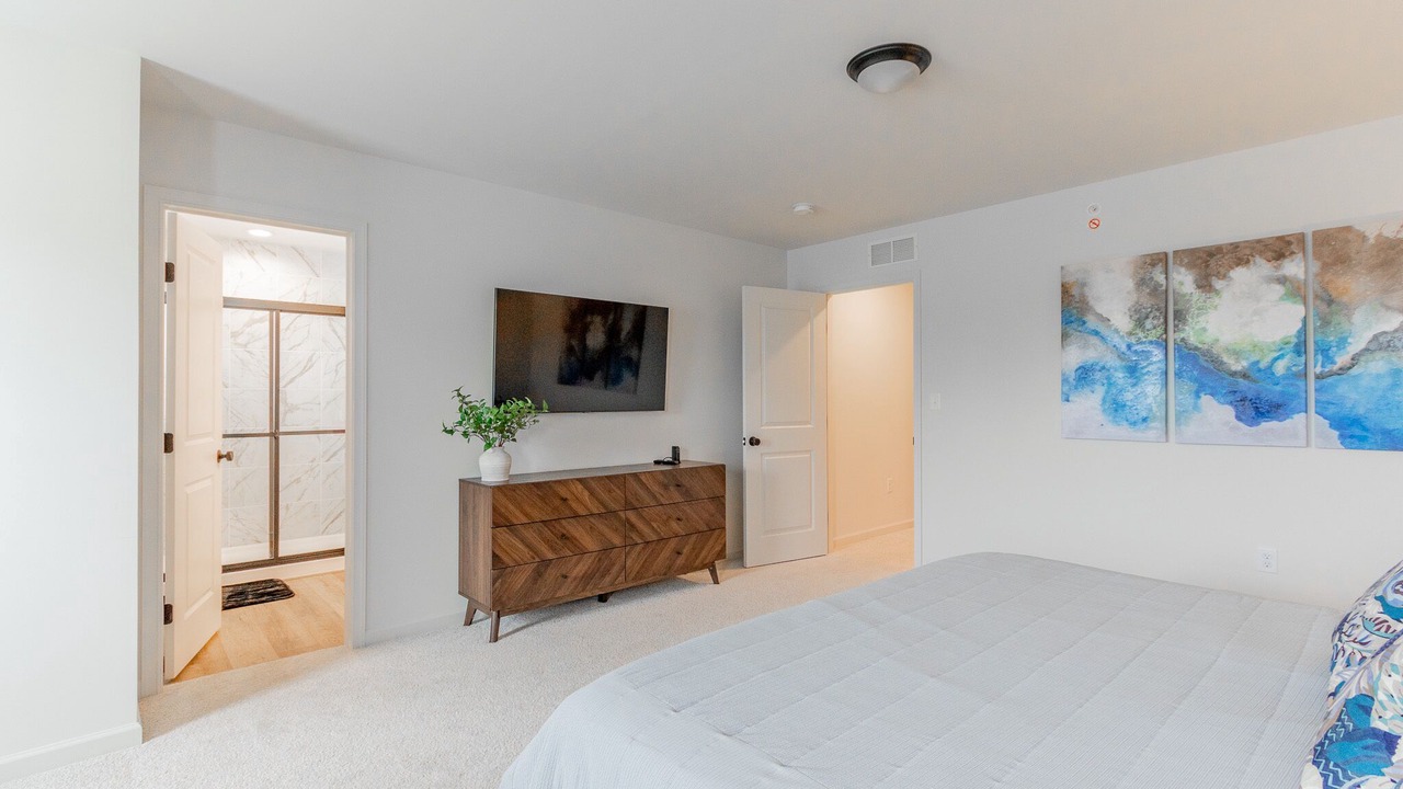 Photo of Bedroom in State College