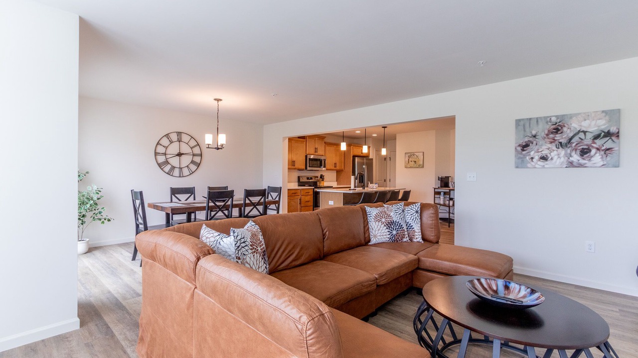 Photo of Livingroom in State College