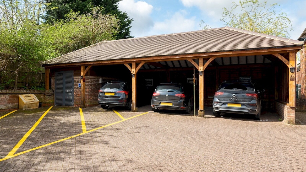 Photo of Outdoor in Amersham