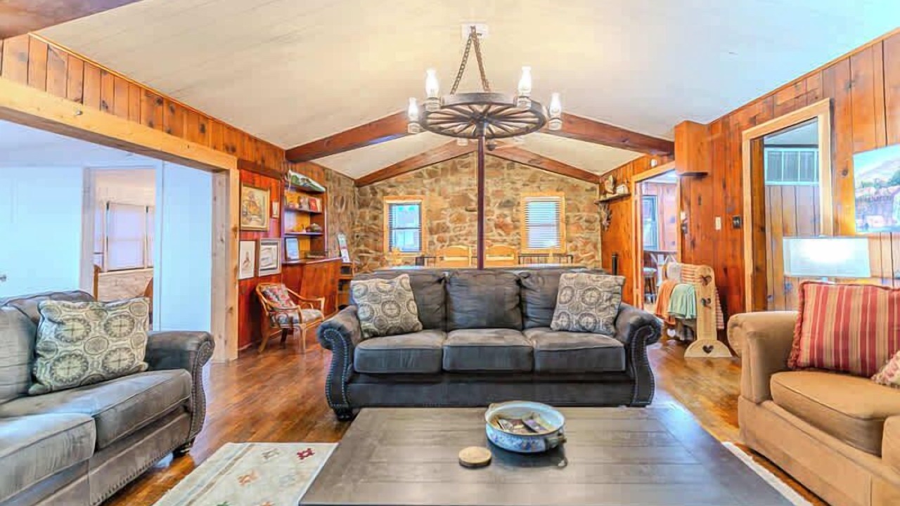 Photo of Livingroom in Medicine Park