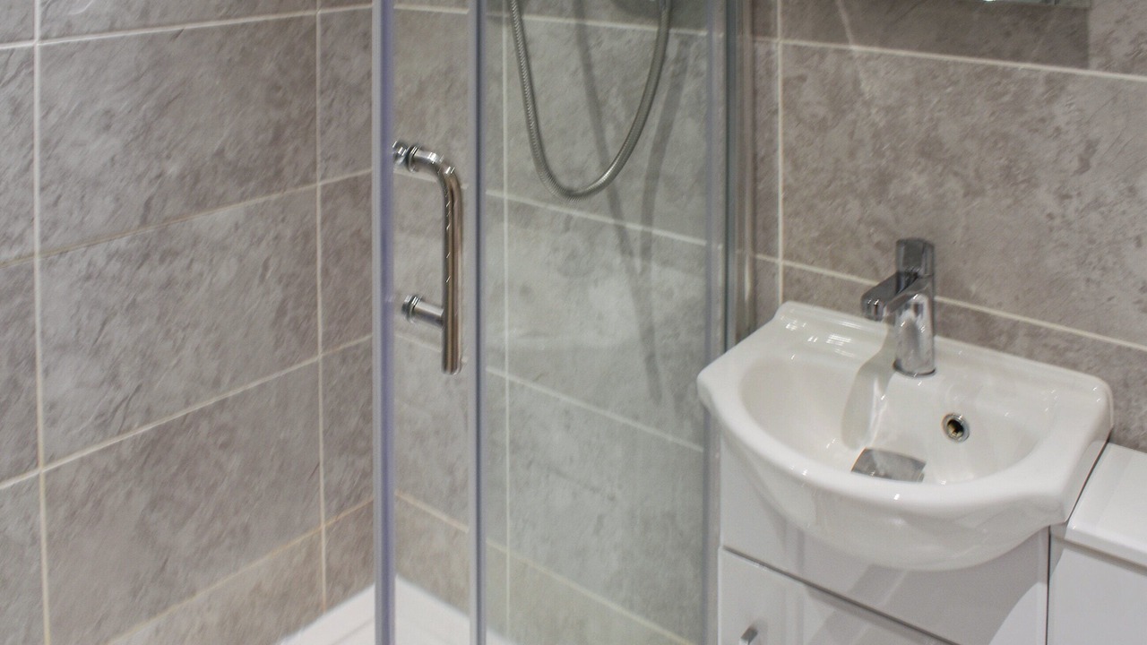 Photo of Bathroom in Perranporth