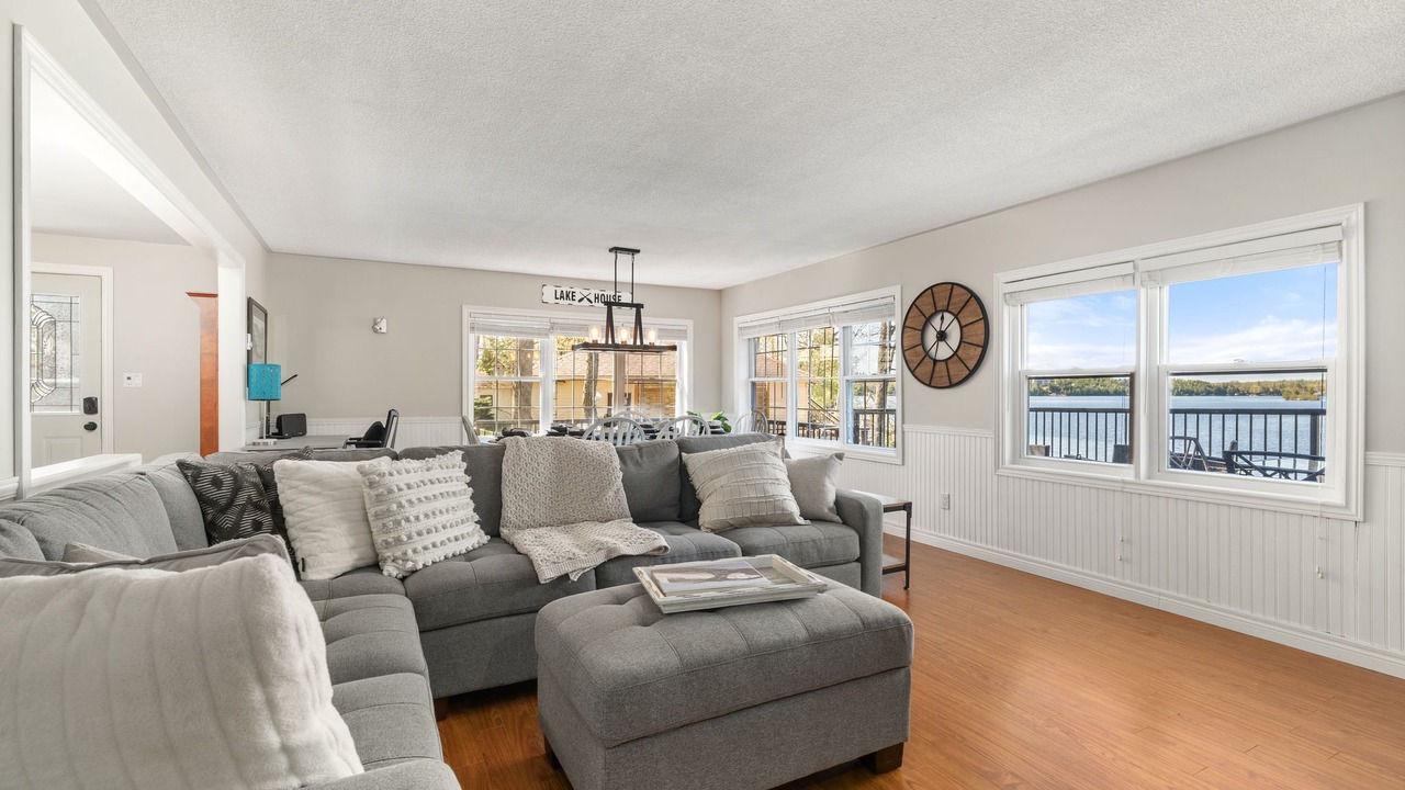 Photo of Livingroom in Bobcaygeon