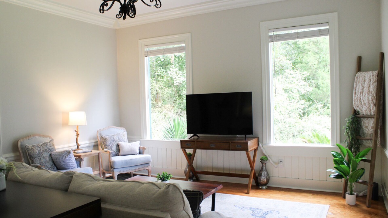 Photo of Livingroom in Milton
