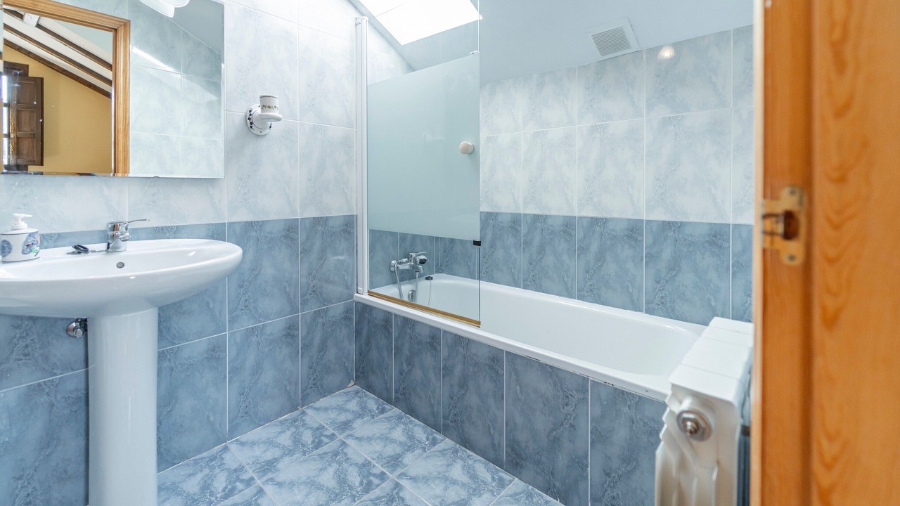 Photo of Bathroom in Urrez