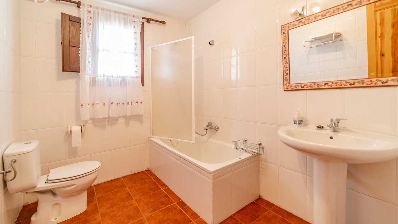 Photo of Bathroom in Urrez