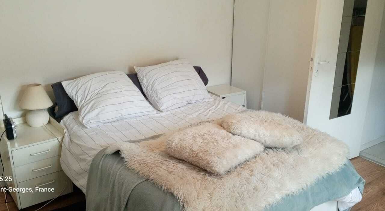 Photo of Bedroom in Villeneuve-Saint-Georges