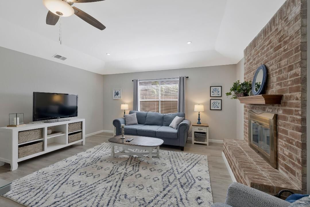 Photo of Livingroom in Keller
