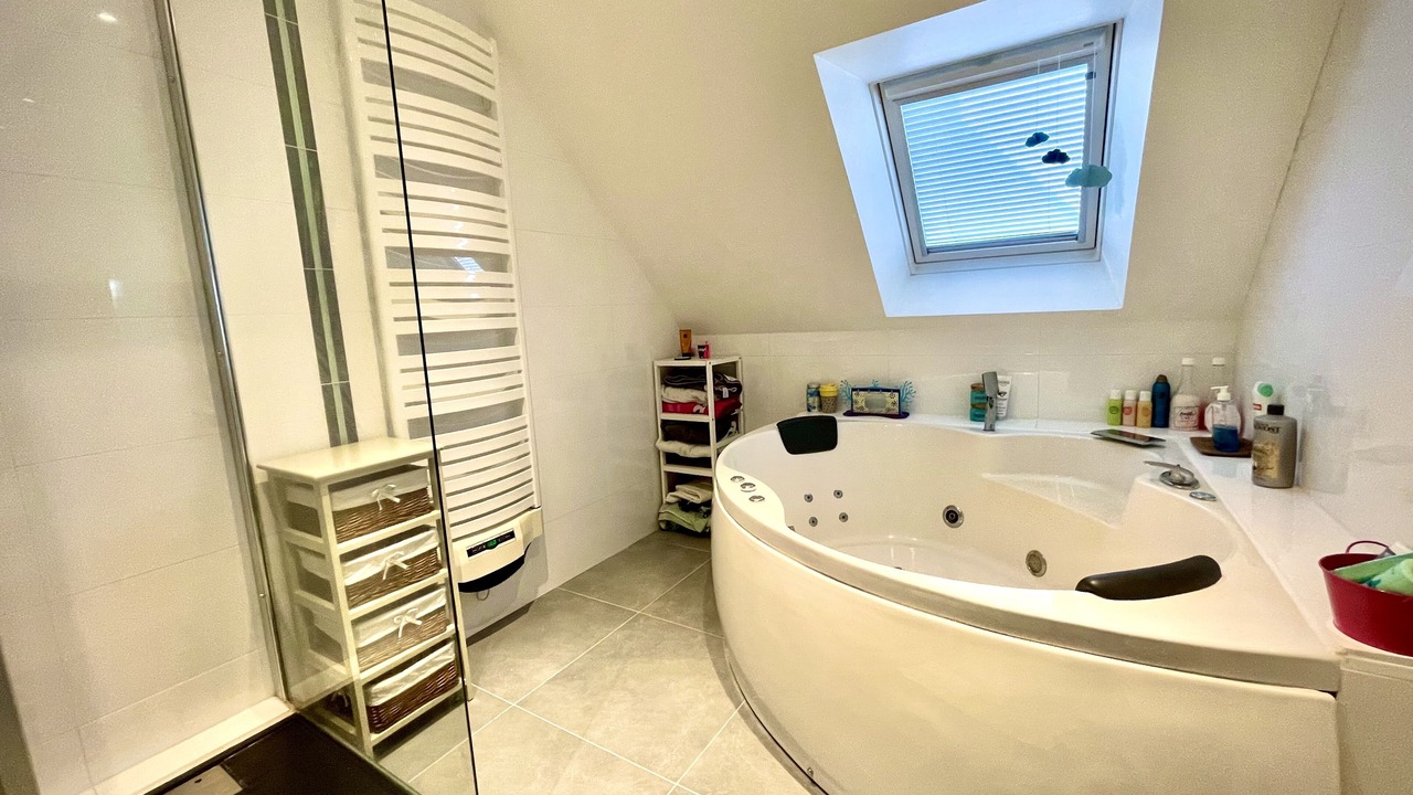 Photo of Bathroom in Benouville