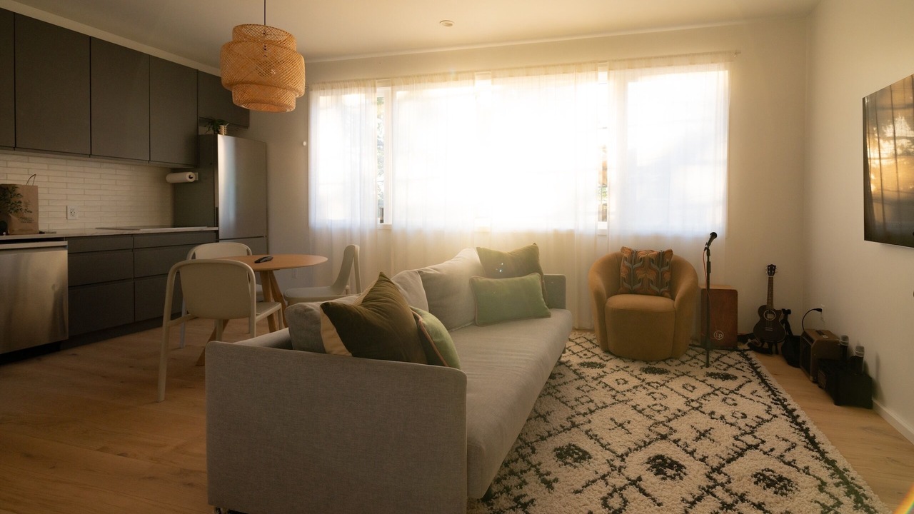 Photo of Livingroom in Greater South River City