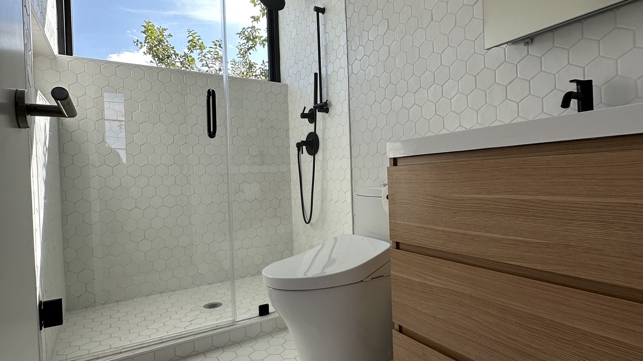 Photo of Bathroom in Greater South River City