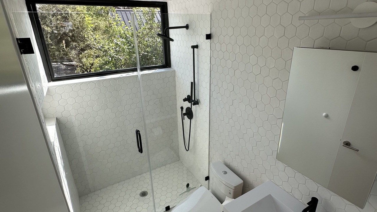 Photo of Bathroom in Greater South River City