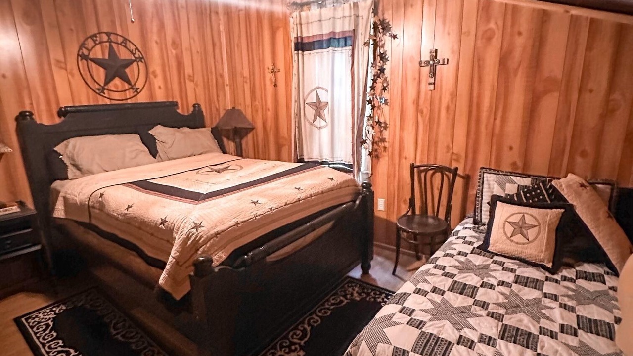 Photo of Bedroom in Cason