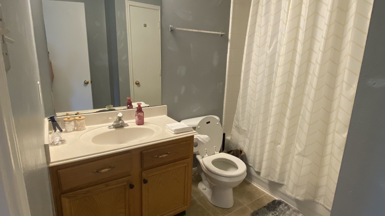 Photo of Bathroom in Clodine