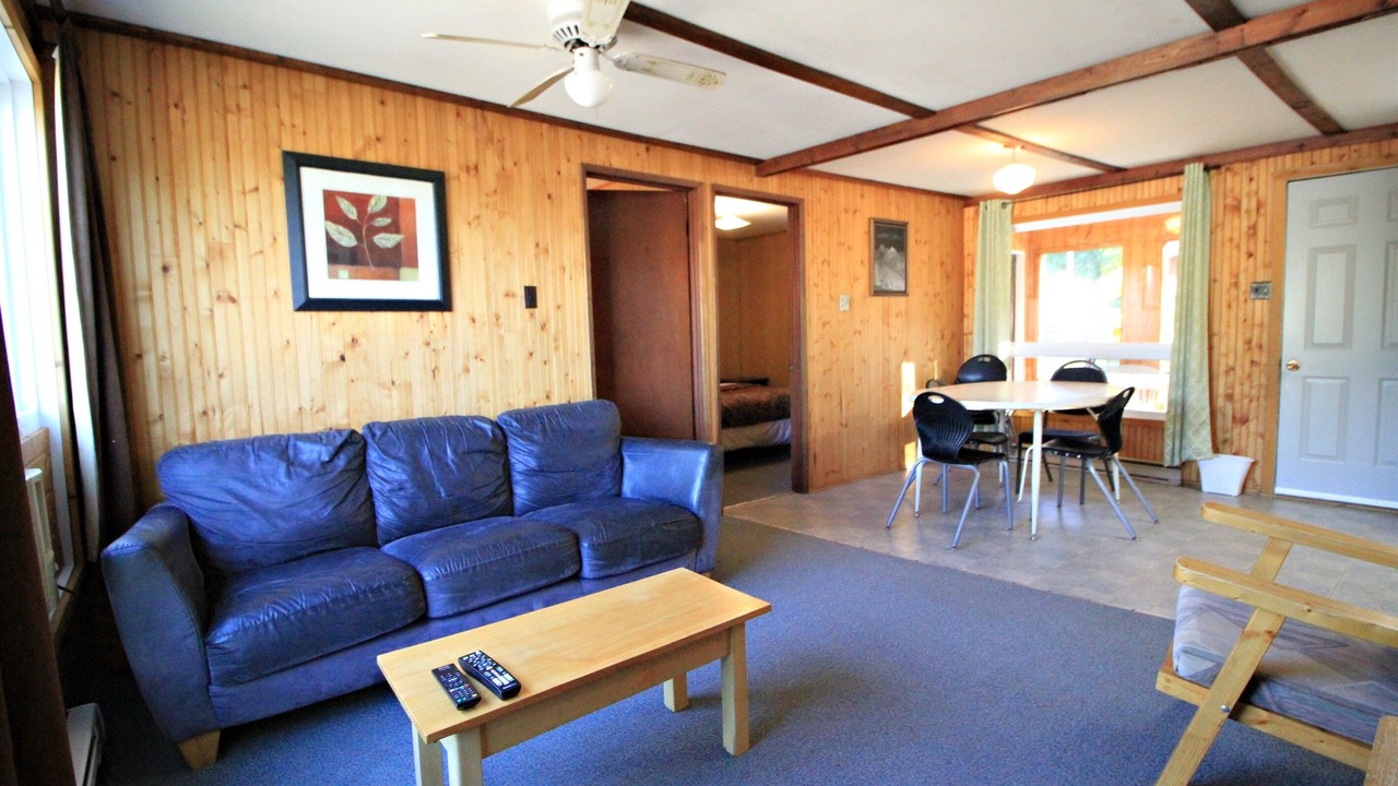 Photo of Livingroom in Falcon Lake