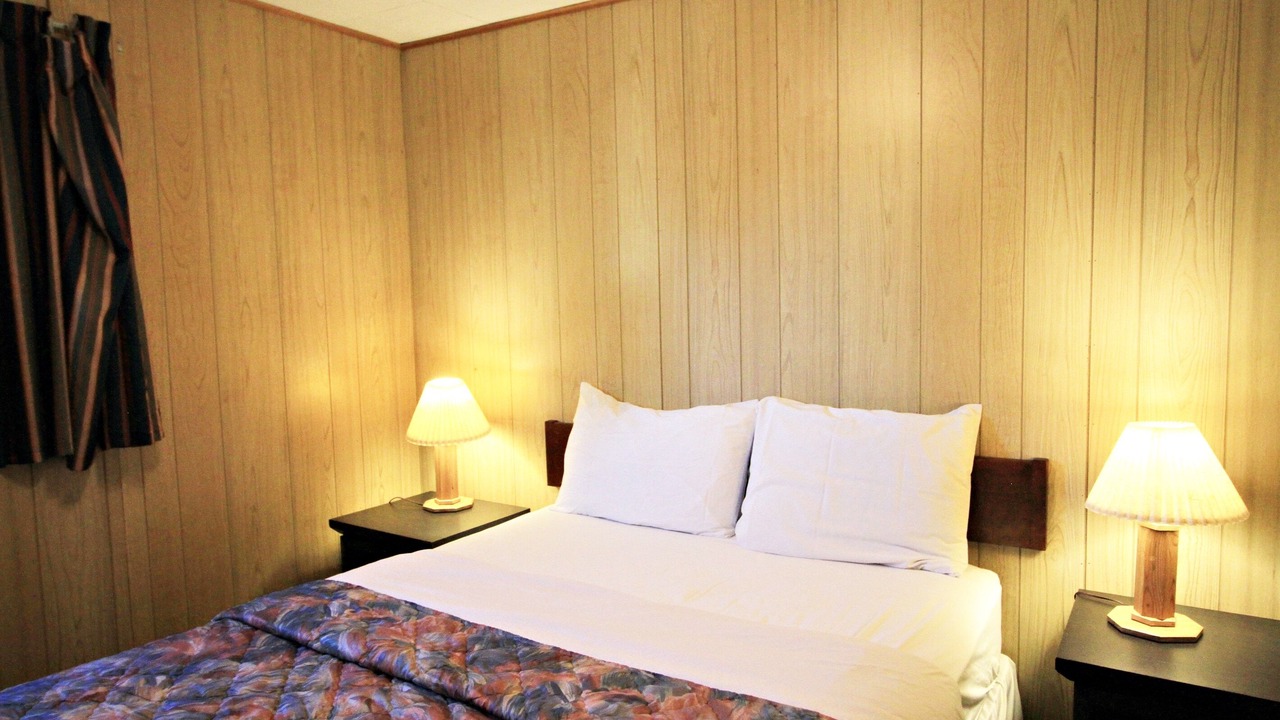 Photo of Bedroom in Falcon Lake