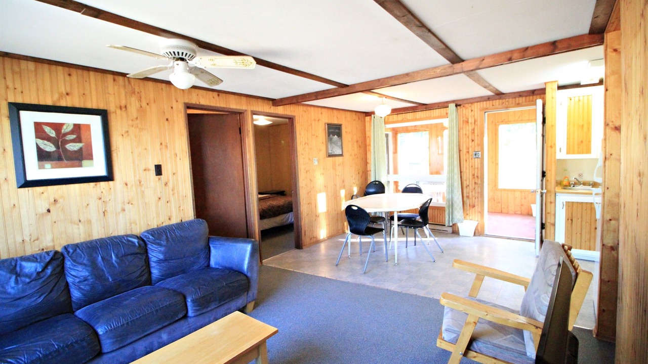 Photo of Livingroom in Falcon Lake