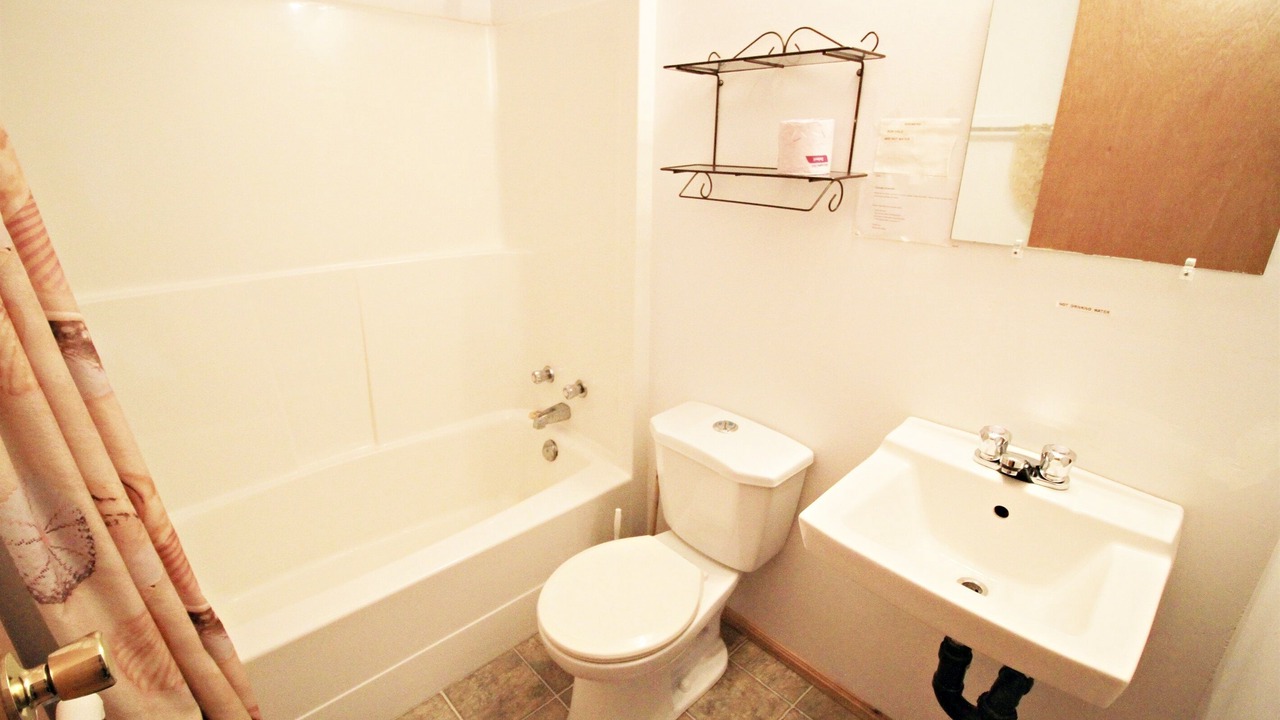 Photo of Bathroom in Falcon Lake