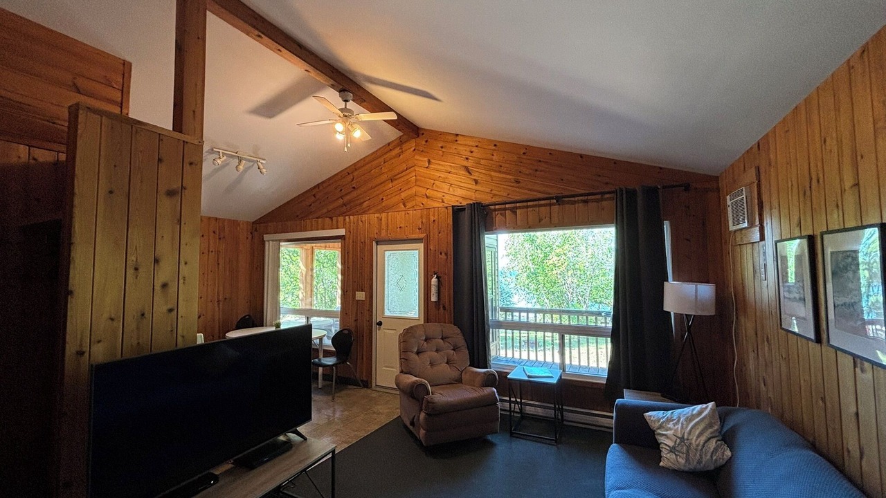 Photo of Livingroom in Falcon Lake