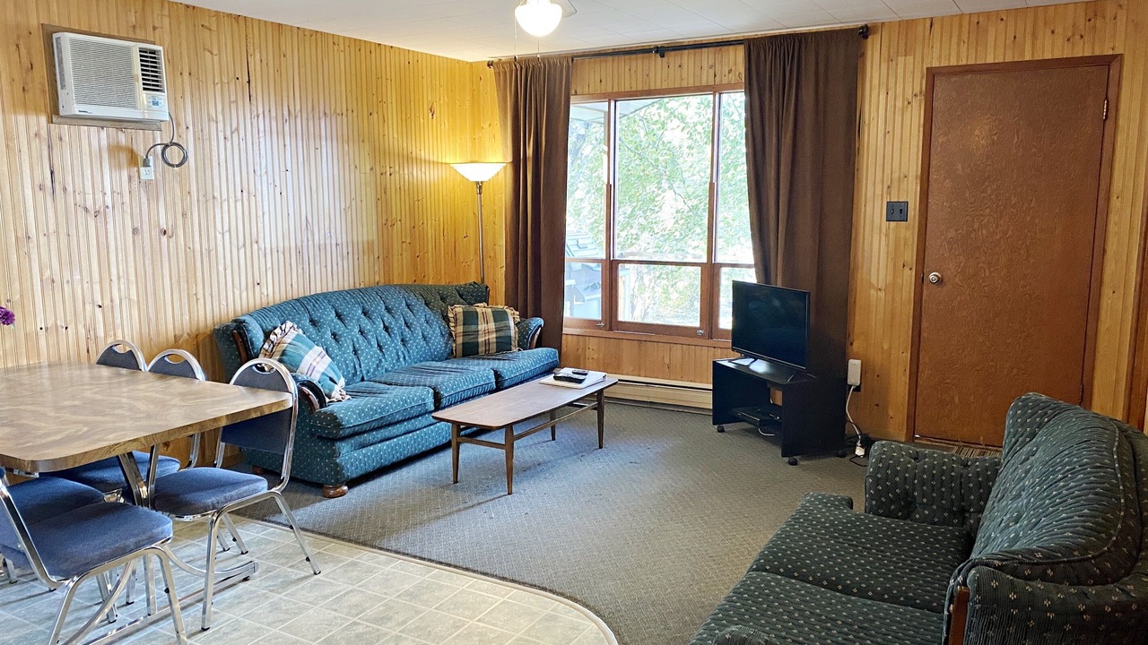 Photo of Livingroom in Falcon Lake
