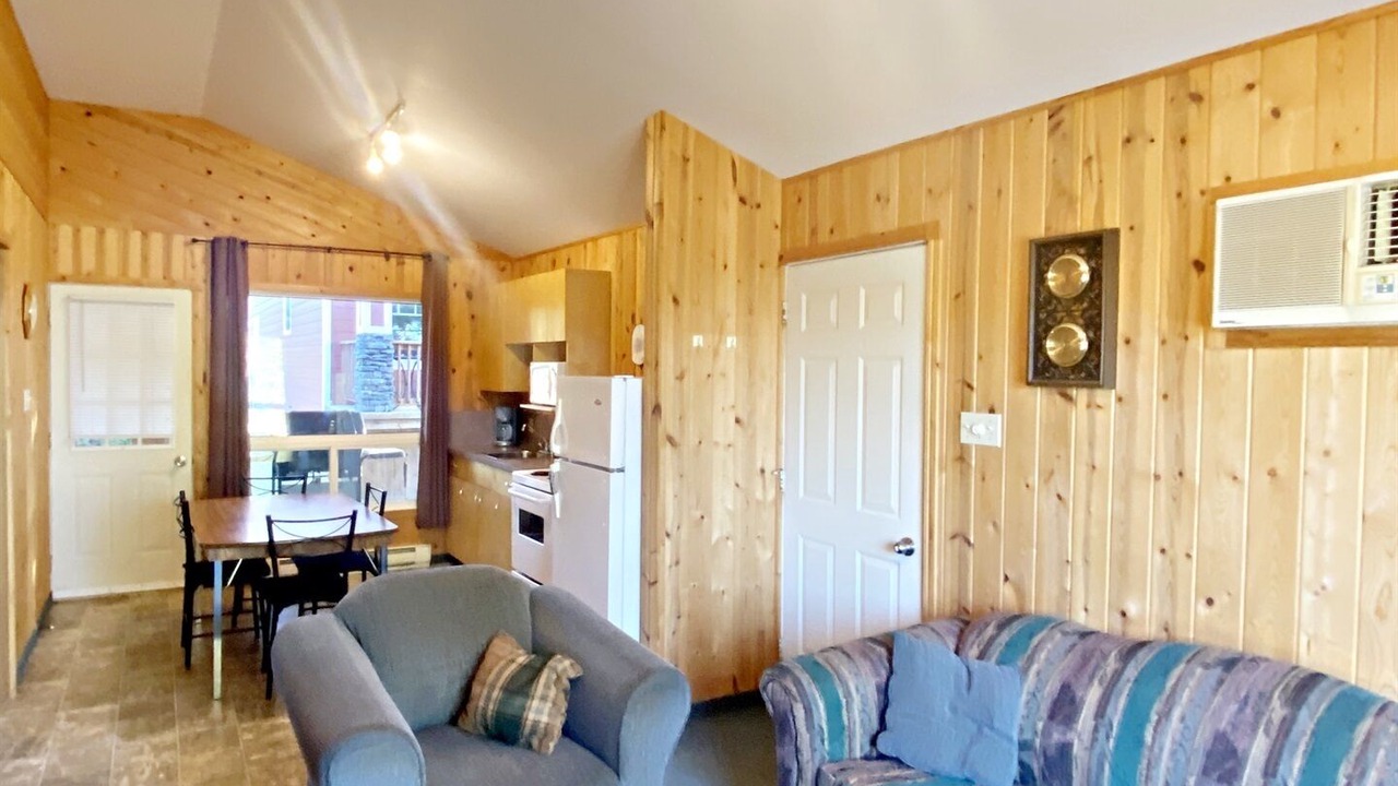 Photo of Livingroom in Falcon Lake