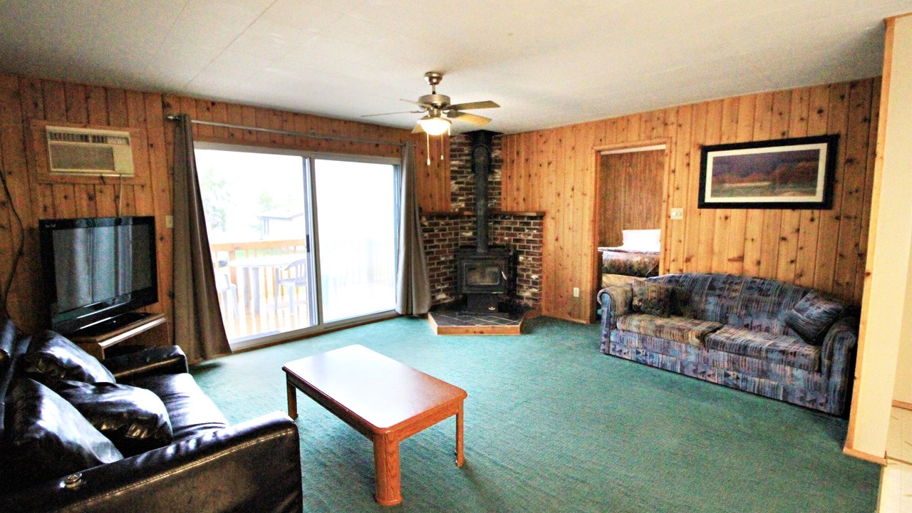 Photo of Livingroom in Falcon Lake