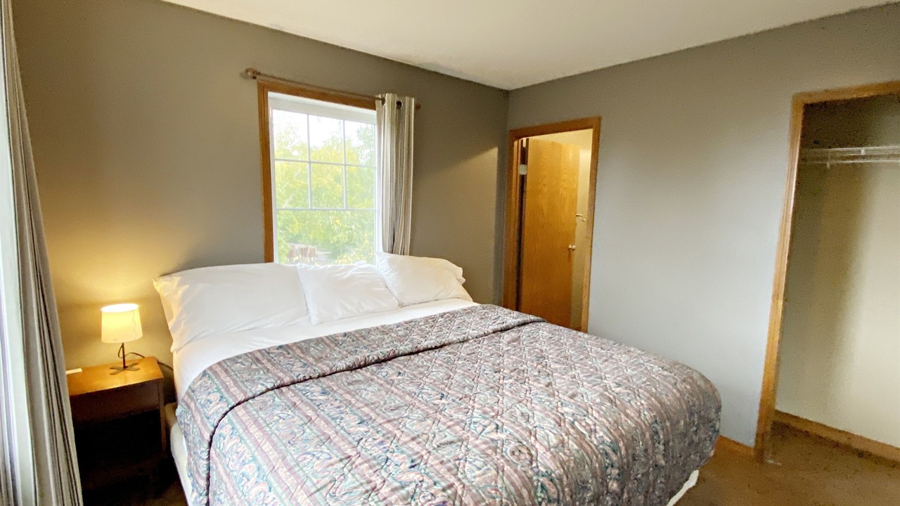 Photo of Bedroom in Falcon Lake