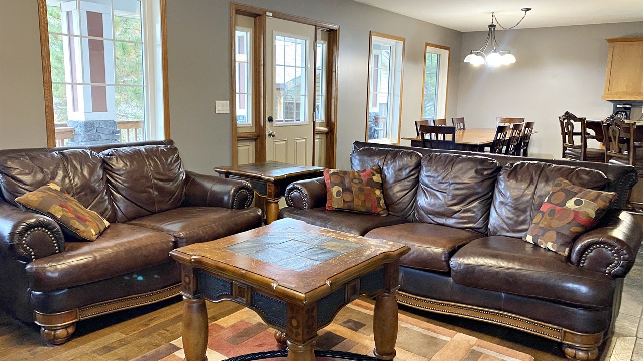 Photo of Livingroom in Falcon Lake