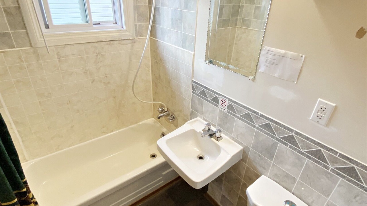 Photo of Bathroom in Falcon Lake