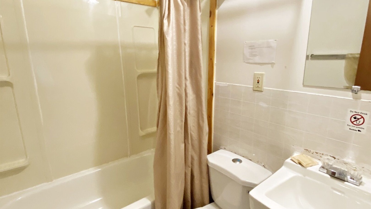Photo of Bathroom in Falcon Lake