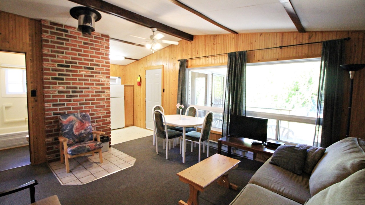 Photo of Livingroom in Falcon Lake