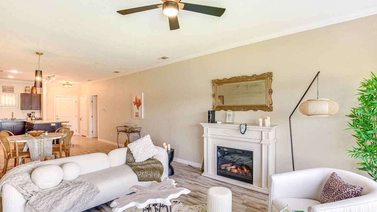 Photo of Livingroom in Eureka